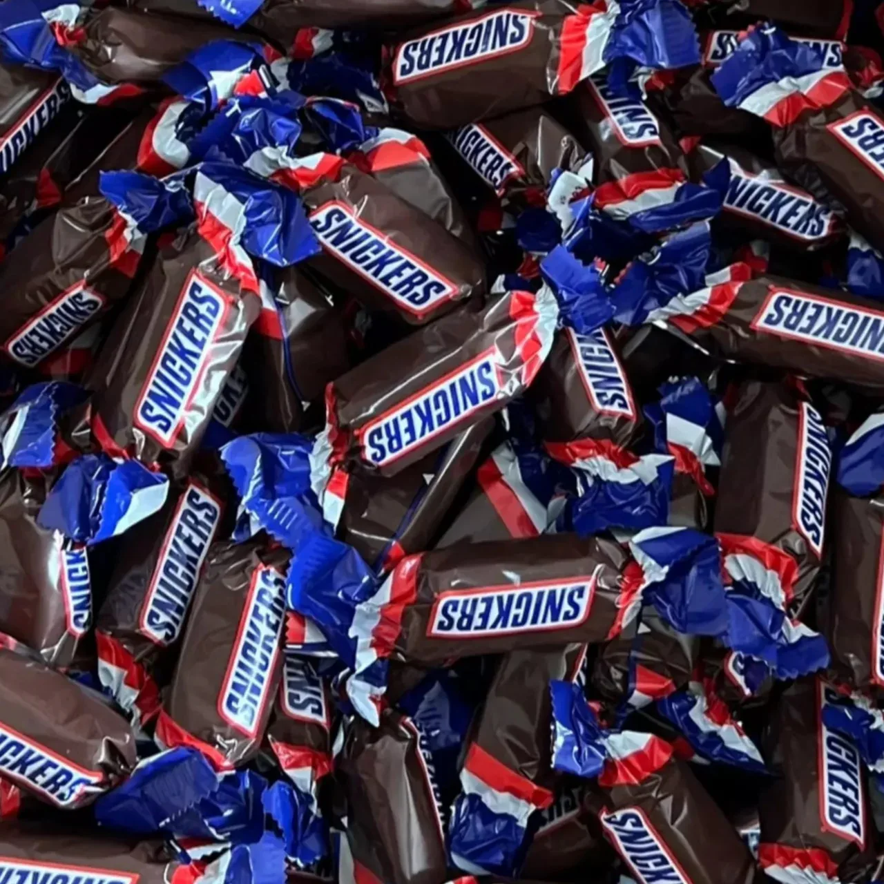 Celebrations Choose Your Own Chocolate Pick N Mix Vegetarian Halal Chocolate Candy Sweet Snacks - Image 11