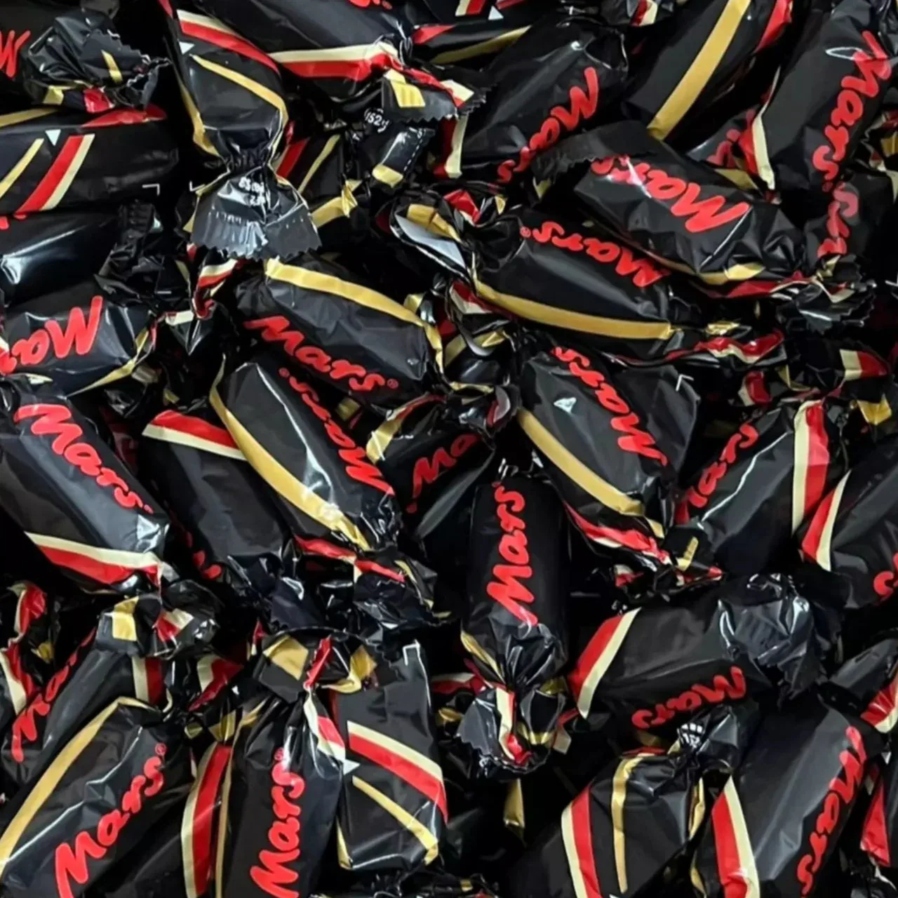 Celebrations Choose Your Own Chocolate Pick N Mix Vegetarian Halal Chocolate Candy Sweet Snacks - Image 9